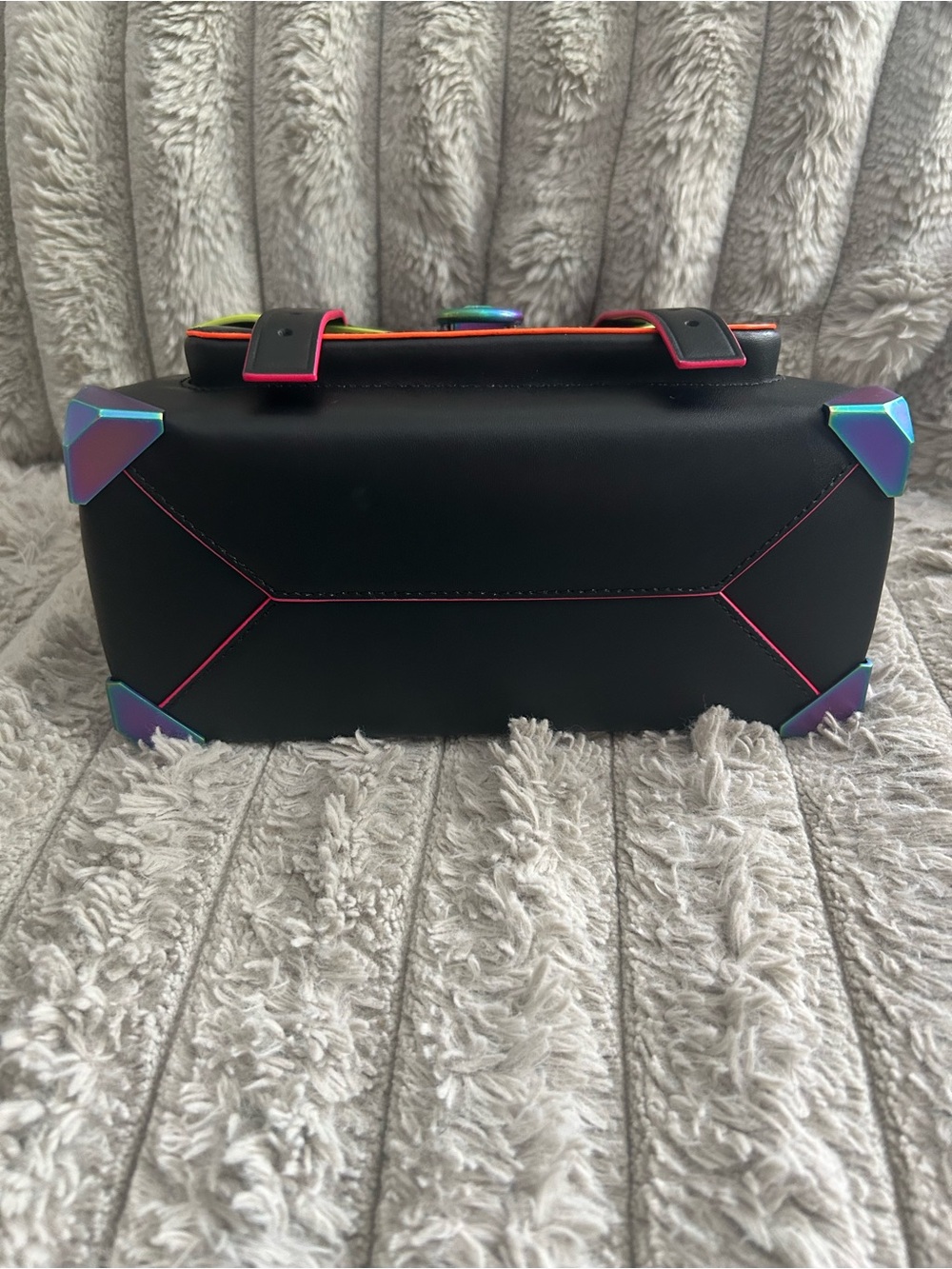 Michael Kors Manhattan Leather Satchel with Neon piping - Picture 6 of 9